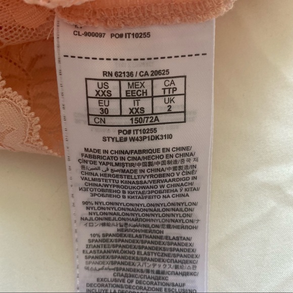 🚨 NWT 🚨 Guess Lace Top - Picture 3 of 7